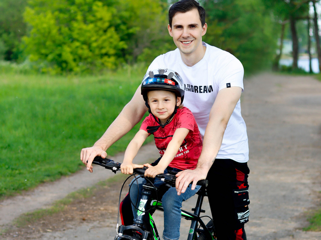 На прогулке с папой