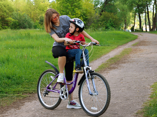 На прогулке с мамой